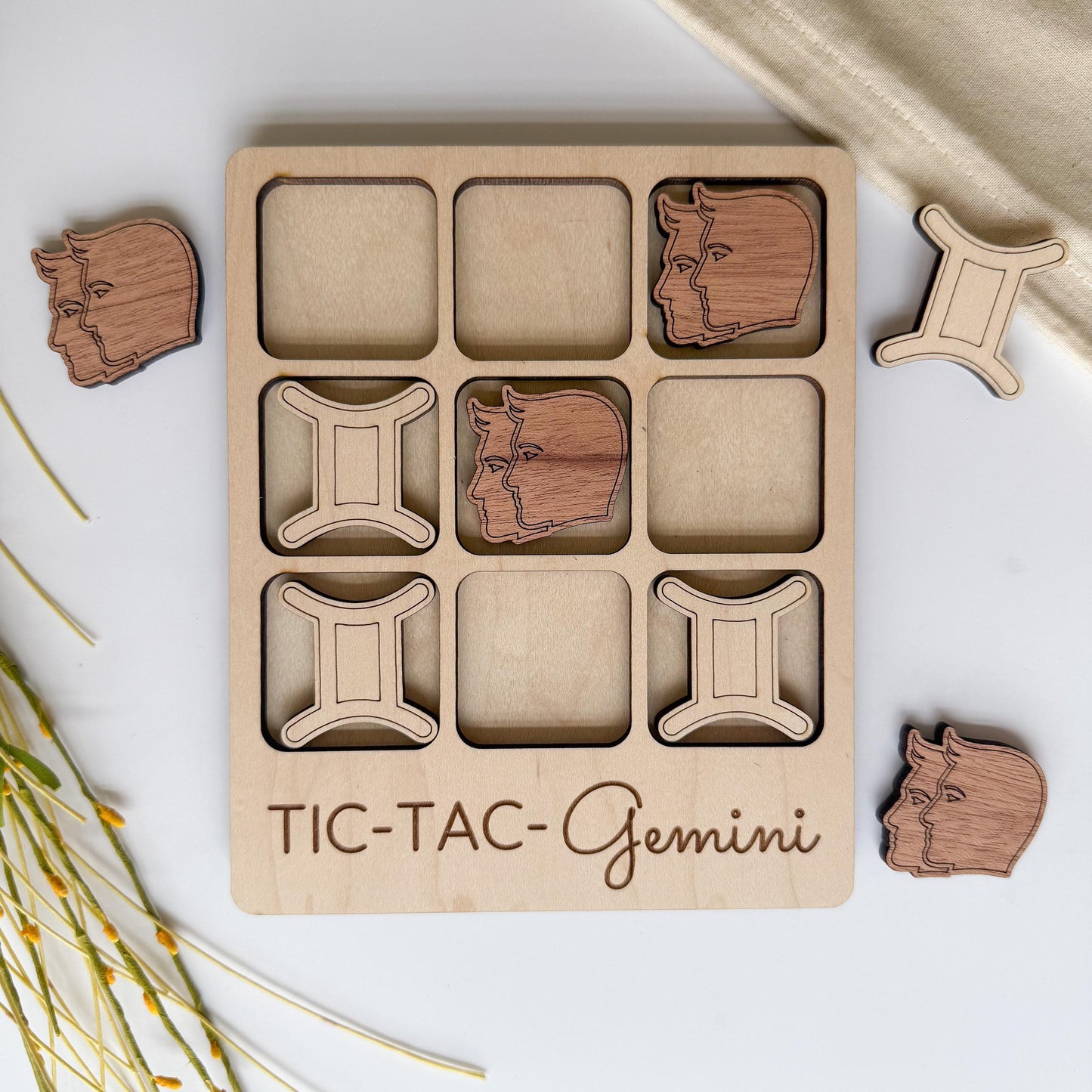 Gemini Zodiac Tic Tac Toe Game
